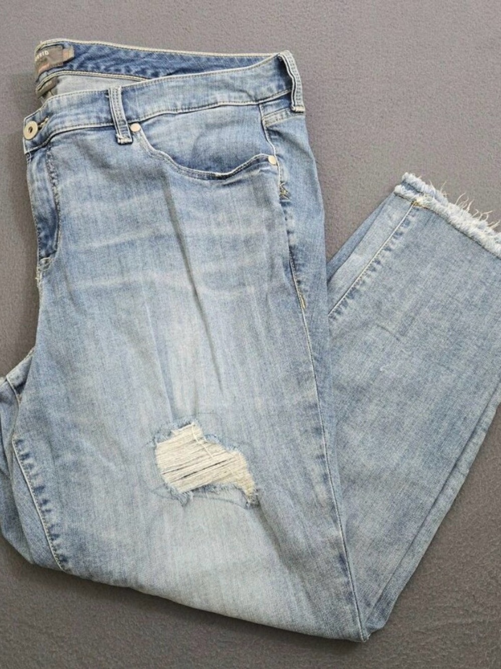 Torrid  Crop Boyfriend Distressed Straightleg Jeans